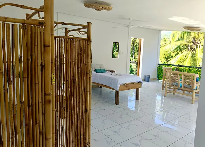 Skylodge - Bali Jungle Retreat With Fine Dining & Eco Pool ホテル Bukti